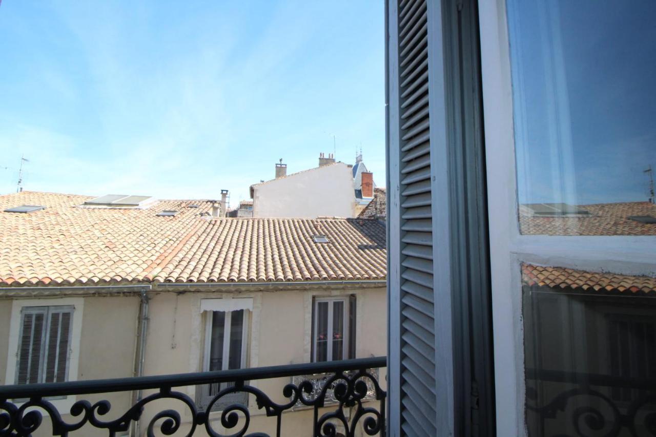 Roussy Nimes Romaine ภายนอก รูปภาพ